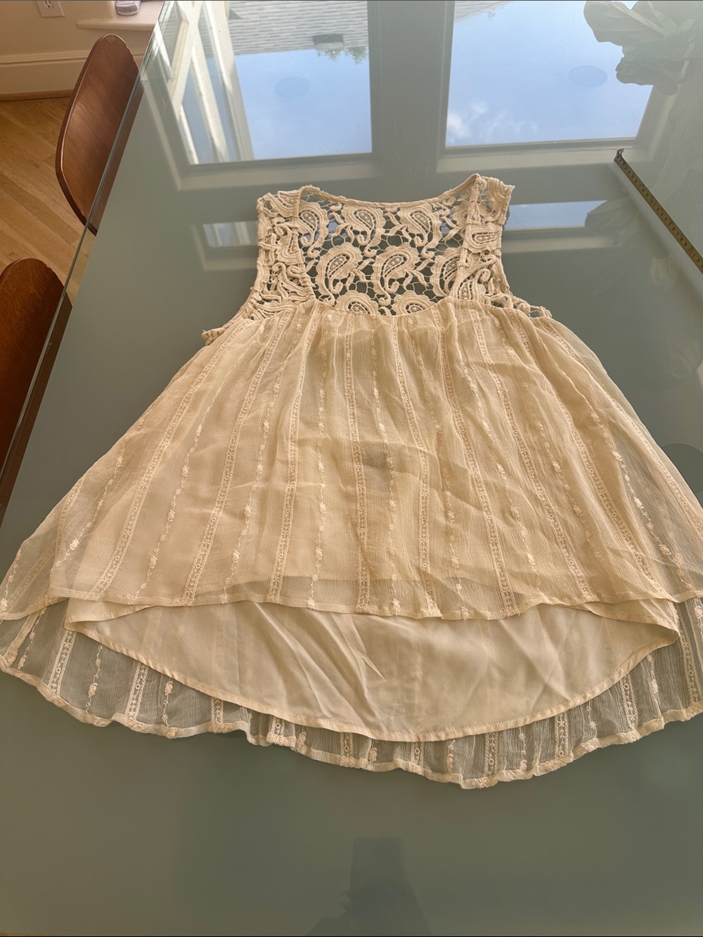 Elle Cream Lace and Chiffon Open Back Tank Top. Sexy High Low hem. Size Large